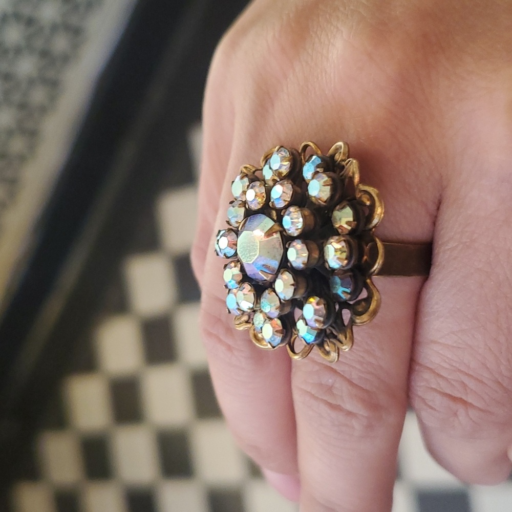 Handmade 1950s aurora borealis crystal statement rhinestone ring - Picture 3 of 5